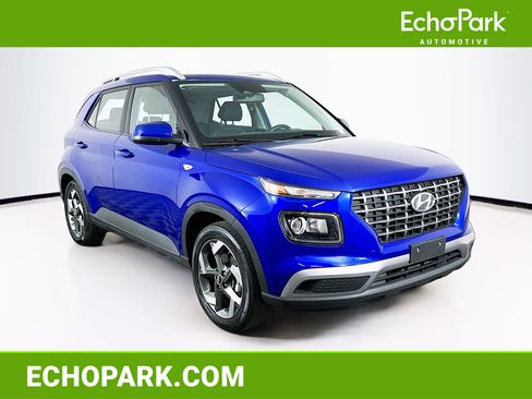 Used 2025 Hyundai Venue SEL image 1