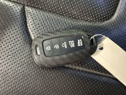 Used 2023 Hyundai Elantra Limited w/ Cargo Package FWD image 33