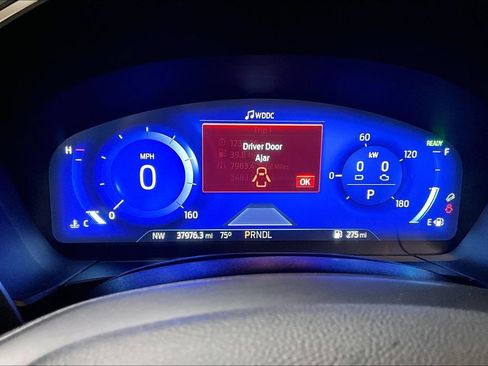 Used 2020 Ford Escape Titanium FWD image 23