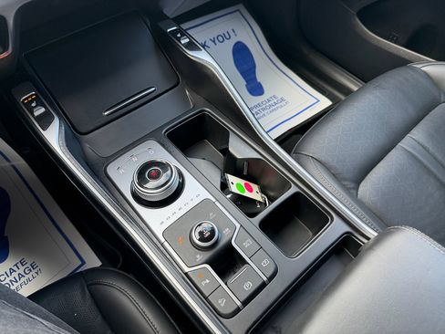 Used 2023 Kia Sorento EX image 17