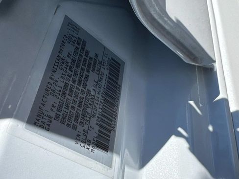 Used 2025 Nissan Sentra SR w/ SR Premium Package FWD image 24
