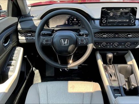 New 2025 Honda Accord SE image 18