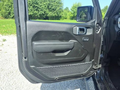 Used 2026 Jeep Gladiator Sport AWD/4WD image 21