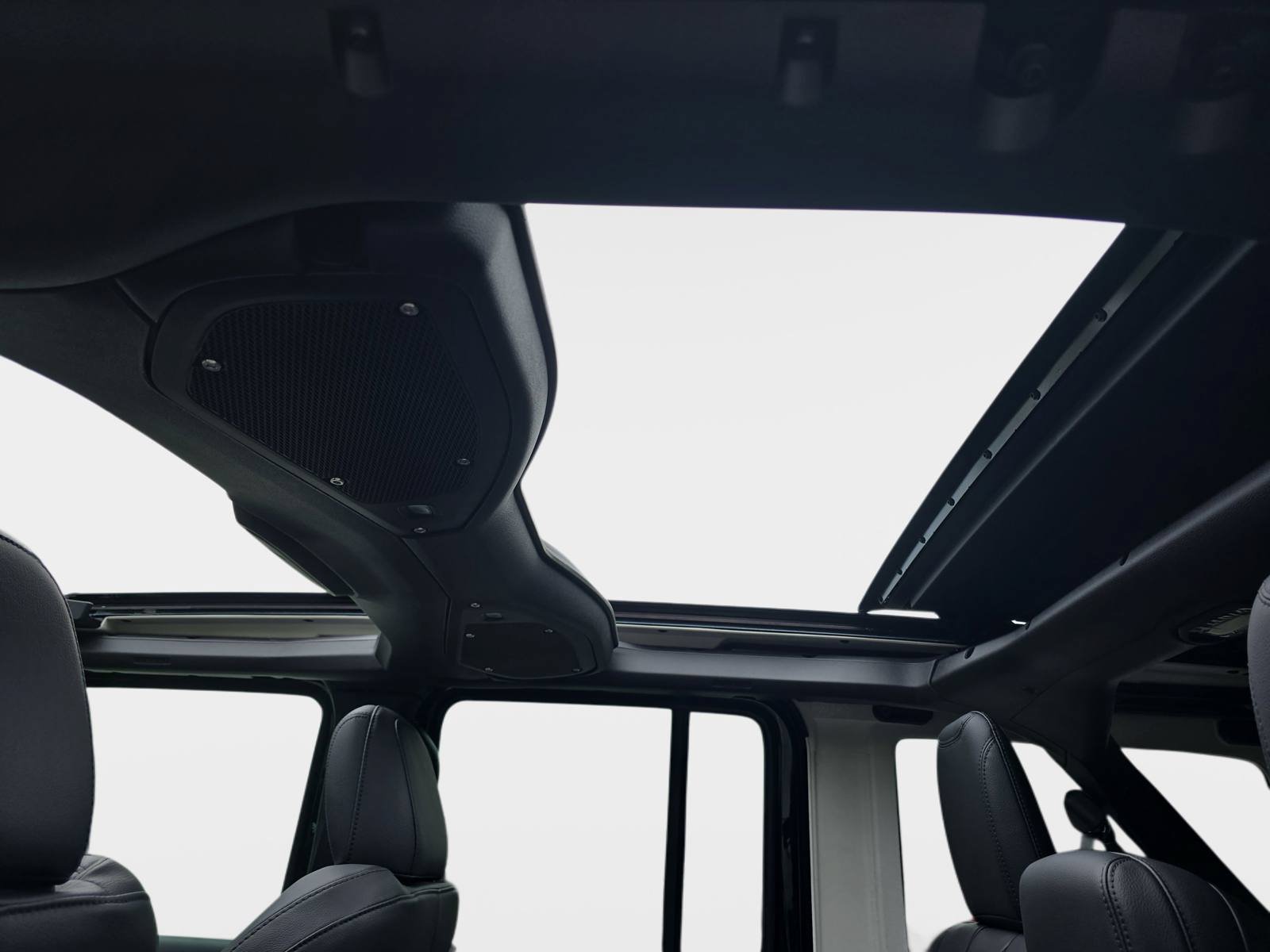 New 2026 Jeep Wrangler Unlimited Sahara AWD/4WD image 36