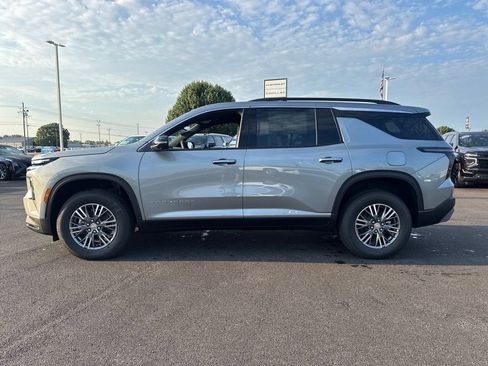 New 2026 Chevrolet Traverse LT w/ Driver Confidence Package AWD/4WD image 3