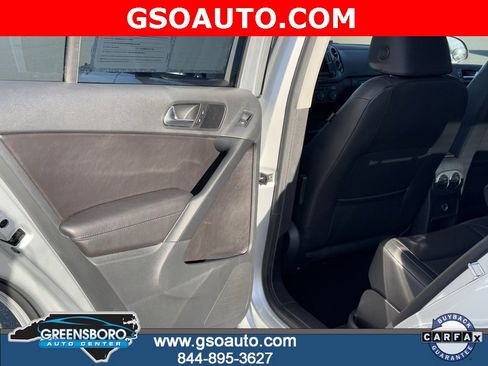 Used 2017 Volkswagen Tiguan S image 28