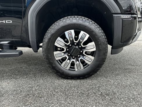 New 2025 GMC Sierra 2500 Denali w/ Denali Reserve Package image 14