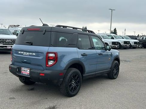 Used 2025 Ford Bronco Sport Badlands image 3
