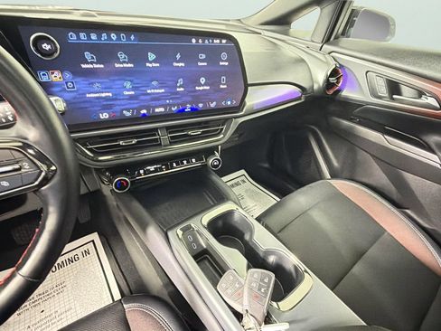 Used 2024 Chevrolet Equinox EV RS FWD image 19