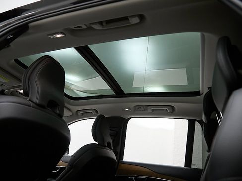 Used 2023 Volvo XC90 B6 Plus w/ Protection Package Premier image 24