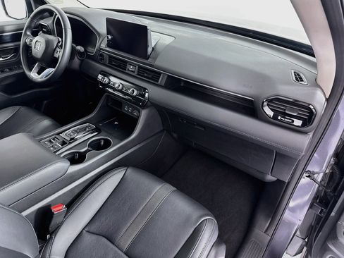 Certified 2023 Honda Pilot Touring image 32