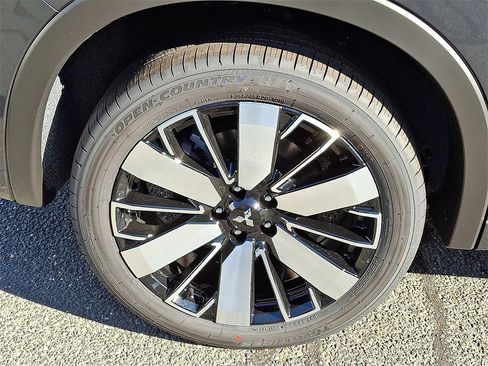 New 2025 Mitsubishi Outlander SEL image 5