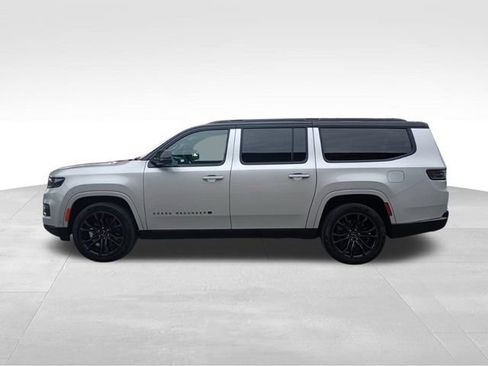 Used 2023 Jeep Grand Wagoneer L Series III w/ Rear Seat Video Group 1 image 9