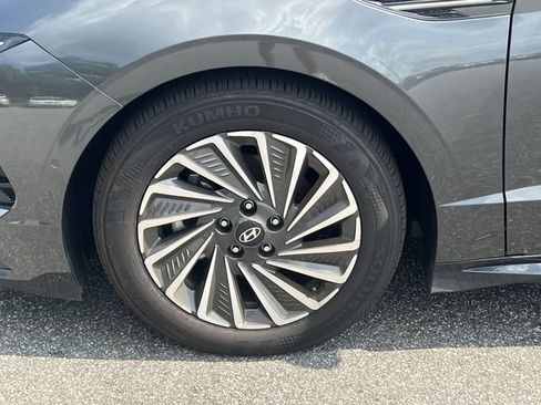 Certified 2025 Hyundai Sonata Limited FWD image 43