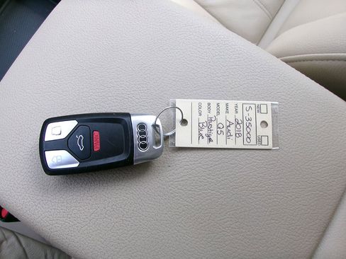 Used 2018 Audi Q5 Prestige w/ Prestige Package image 23