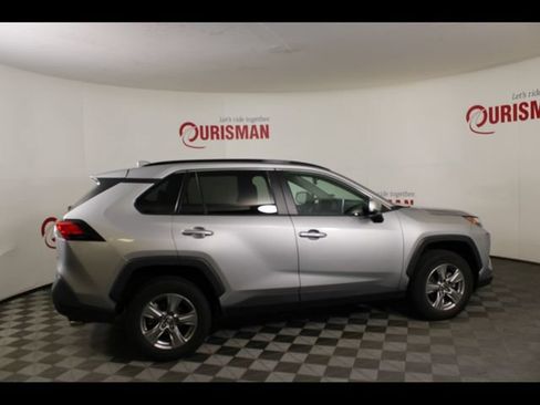 Used 2024 Toyota RAV4 XLE FWD image 9