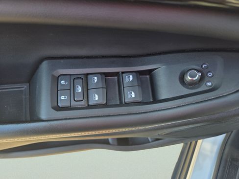 Used 2023 Jeep Grand Cherokee L Laredo AWD/4WD image 9