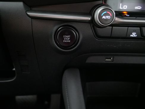 Used 2020 MAZDA MAZDA3 Hatchback FWD image 29