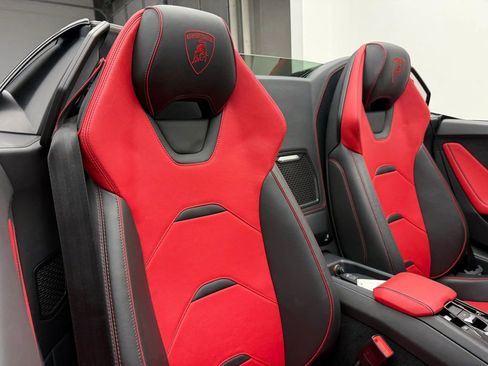 Used 2020 Lamborghini Huracan EVO AWD/4WD image 34