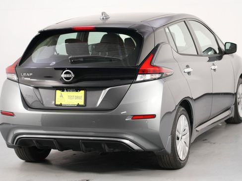 Used 2025 Nissan Leaf S image 44
