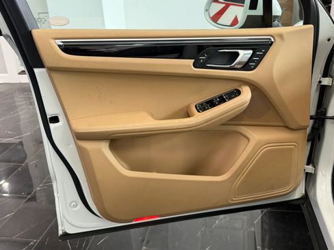 Used 2016 Porsche Macan S AWD/4WD image 7