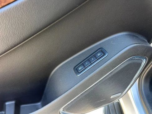 Used 2015 Chevrolet Tahoe LTZ AWD/4WD image 19