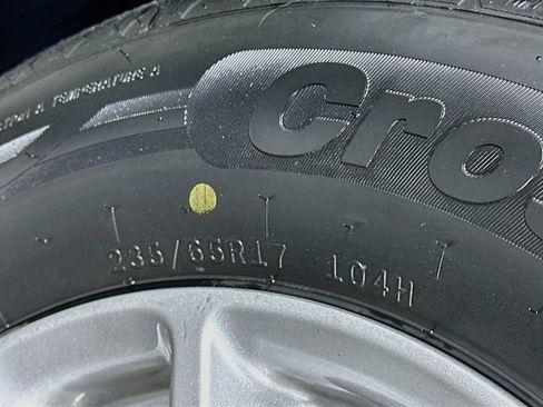 Used 2024 Chrysler Pacifica Touring-L FWD image 31