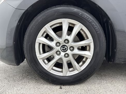 Used 2015 MAZDA MAZDA3 i Touring w/ Technology Package image 40