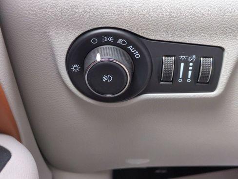 Used 2024 Jeep Compass Limited AWD/4WD image 14