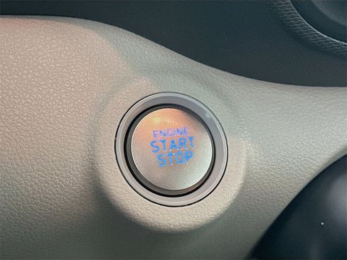 Used 2024 Hyundai Venue SEL image 26