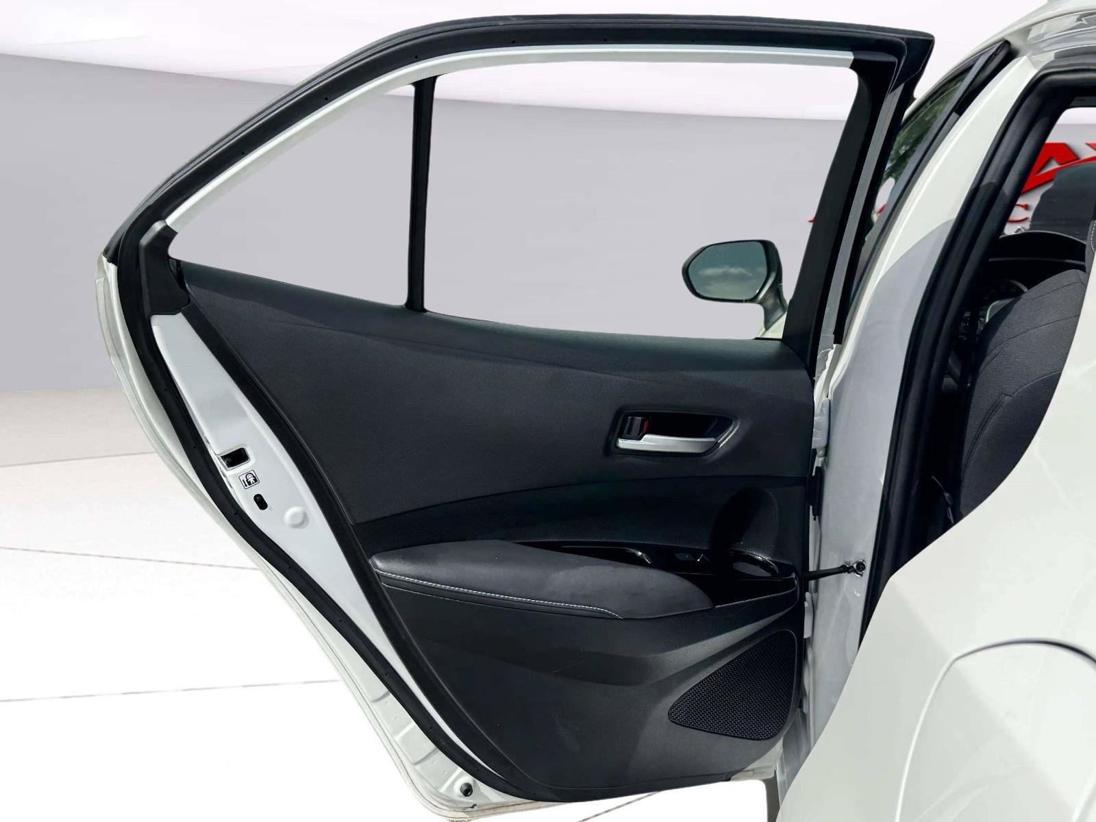 Used 2022 Toyota Corolla SE FWD image 46