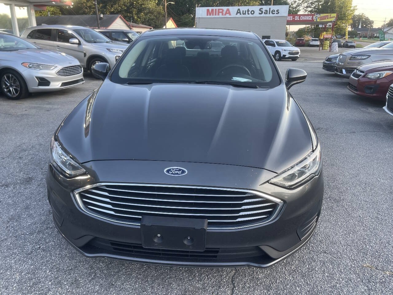 Used 2020 Ford Fusion SE FWD image 9