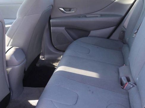 Used 2023 Hyundai Elantra SE FWD image 17