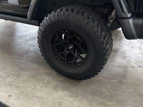 Used 2018 Jeep Wrangler Unlimited Rubicon AWD/4WD image 28