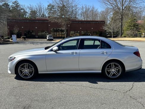 Used 2017 Mercedes-Benz E 300 image 4