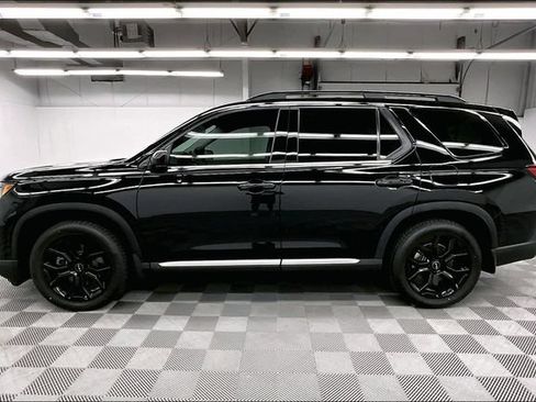 Used 2025 Honda Pilot Touring image 14