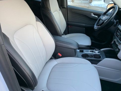 Used 2025 Ford Escape Platinum w/ Premium Technology Package image 13