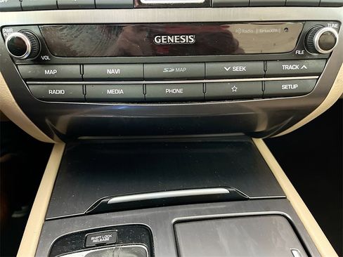 Used 2019 Genesis G80 3.8 image 21