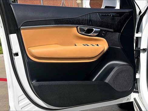 Certified 2023 Volvo XC90 B6 Ultimate w/ Protection Package Premier AWD/4WD image 25