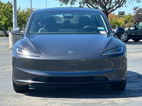 Used 2024 Tesla Model 3 Standard Range RWD image 9