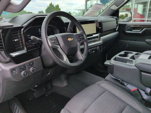 Used 2023 Chevrolet Silverado 1500 LT AWD/4WD image 12