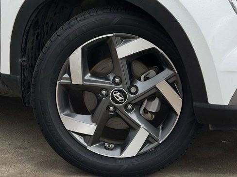 Used 2024 Hyundai Venue SEL FWD image 36