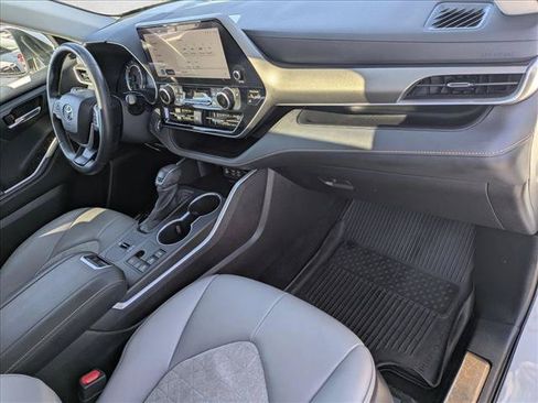 Used 2023 Toyota Highlander Bronze Edition AWD/4WD image 22