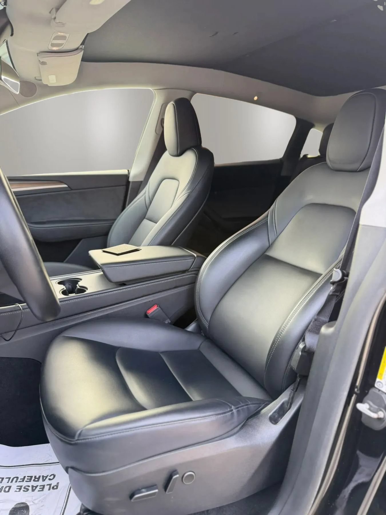 Used 2023 Tesla Model Y AWD image 11