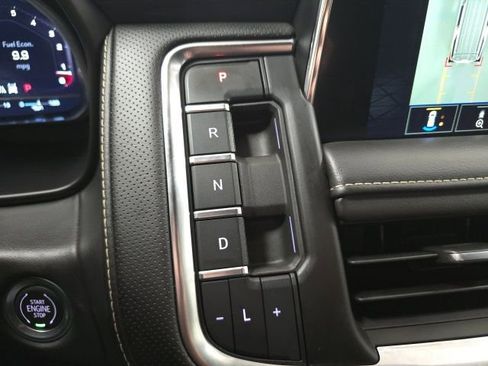 Certified 2022 GMC Yukon XL SLT w/ SLT Luxury Package image 17