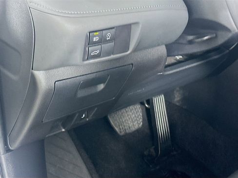 Certified 2024 Toyota Highlander XLE image 10