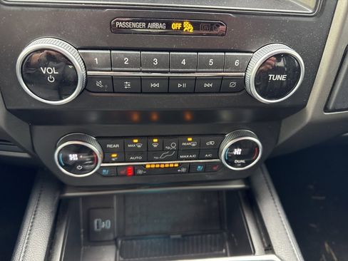 Used 2021 Ford Expedition XLT image 23