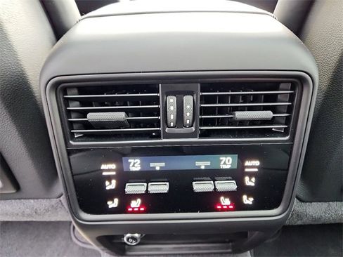 Used 2024 Porsche Cayenne Coupe image 13