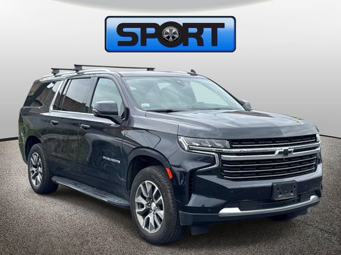 Used 2022 Chevrolet Suburban LT w/ LT Signature Plus Package AWD/4WD image 3