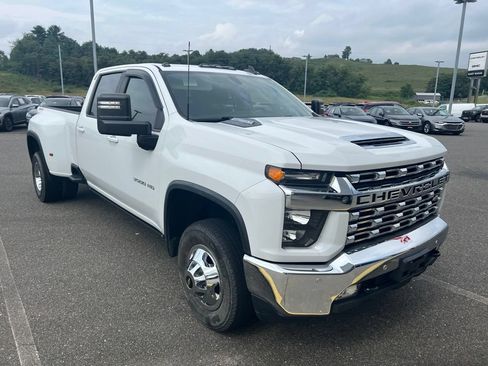 Used 2020 Chevrolet Silverado 3500 LT w/ All Star Edition AWD/4WD image 3
